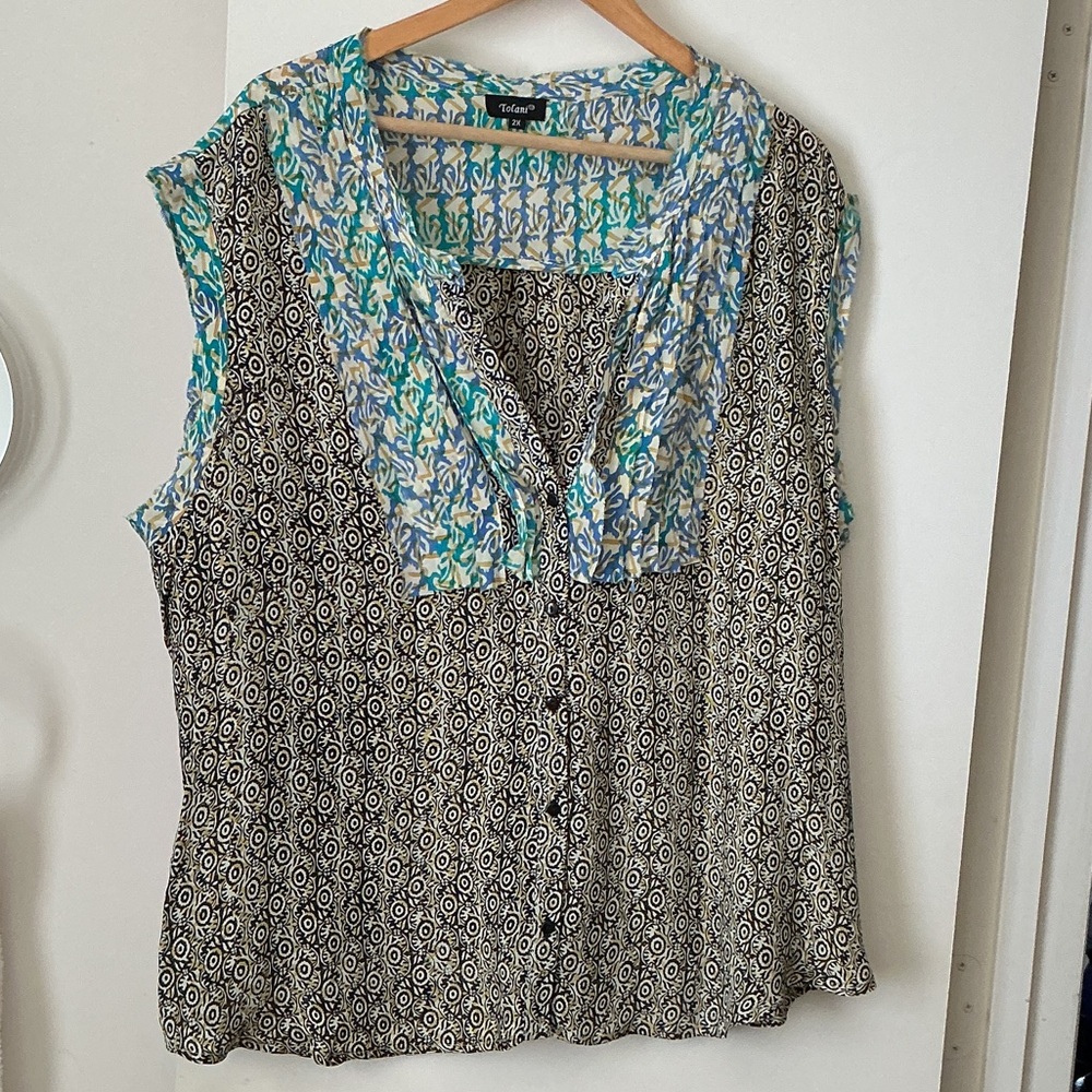 Patterned Sleeveless Top